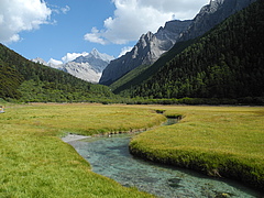 Mountains at Yading, Sichuan, China (photo: Adrien Favre)