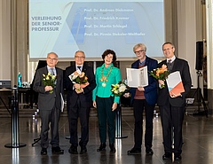 iDiv member Prof Martin Schlegel is one of four new senior professors at Leipzig University who were handed over their certificate by rector Prof Beate Schücking on 3 December (f.l. Prof Dr Friedrich Kremer, Prof Dr Martin Schlegel, Prof Dr Beate Schücking, Prof Dr Andreas Diekmann, Prof Dr Pirmin Stekeler-Weithofer; picture: Leipzig University/Swen Reichhold).